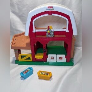 Fisher Price Little People‎ Barn. Makes Animal Sounds. Plus 2 Food Tables